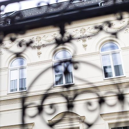 City Center Apartment With Balcony Budapeste Exterior foto