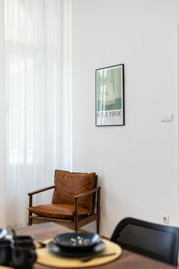 City Center Apartment With Balcony Budapeste Exterior foto